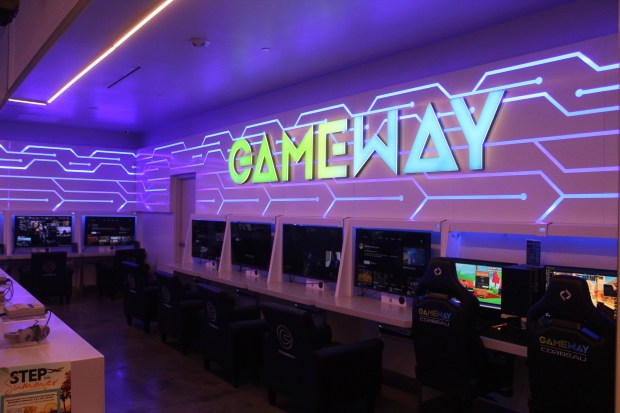 Gameway es una de las más de 20 empresas propiedad de minorías y mujeres...