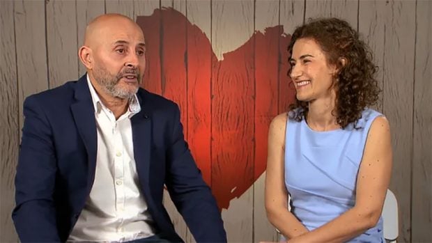 Lea and Encarni in the final decision of First Dates. (Mediaset)