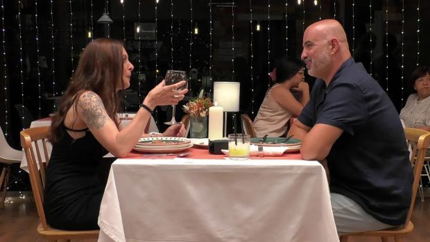 Rosa and Ricardo during their date on First Dates. (Mediaset)