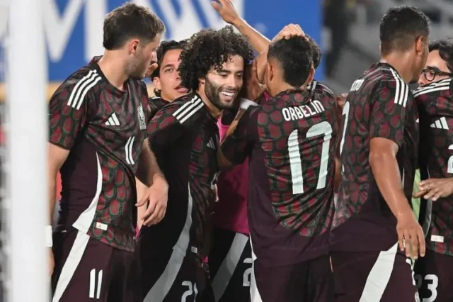 Cesar Huerta celebrates the 2-0 over New Zealand, whom Mexico beat 3-0 in a duel with a Rose Bowl stadium with a very poor attendance. Credit Etzel Espinosa Imago7