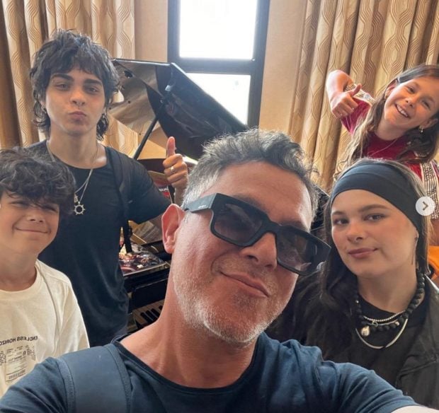 Alejandro Sanz and his children. (Instagram)