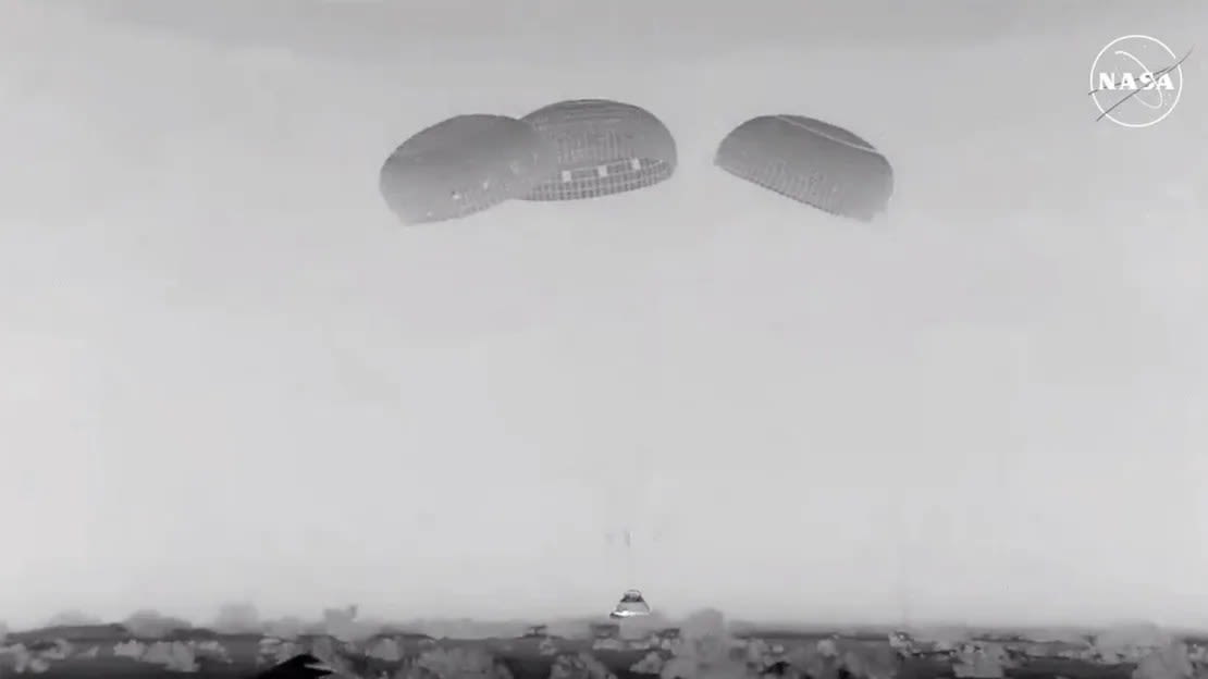 This screenshot taken from video shows the Boeing Starliner landing at White Sands Spaceport, New Mexico, at 12:01 a.m. ET on September 7.