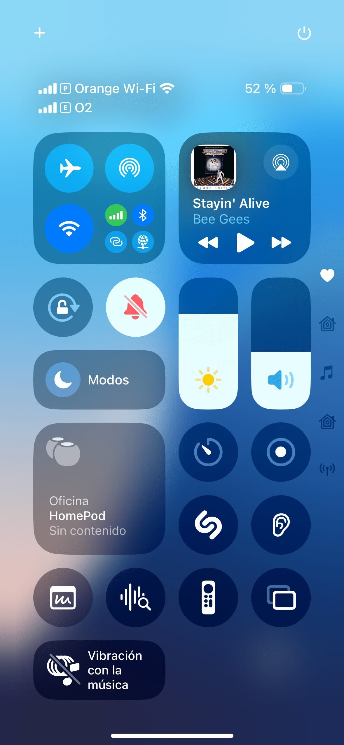 iPhone iOS 18 screen