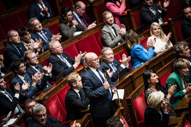 El presidente del grupo UDR, Eric Ciotti, durante la sesión de preguntas al gobierno del 15 de octubre de 2024, en la Asamblea Nacional en París.