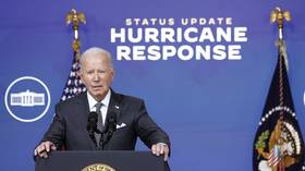 Biden le dice a Trump que 'consiga una vida'